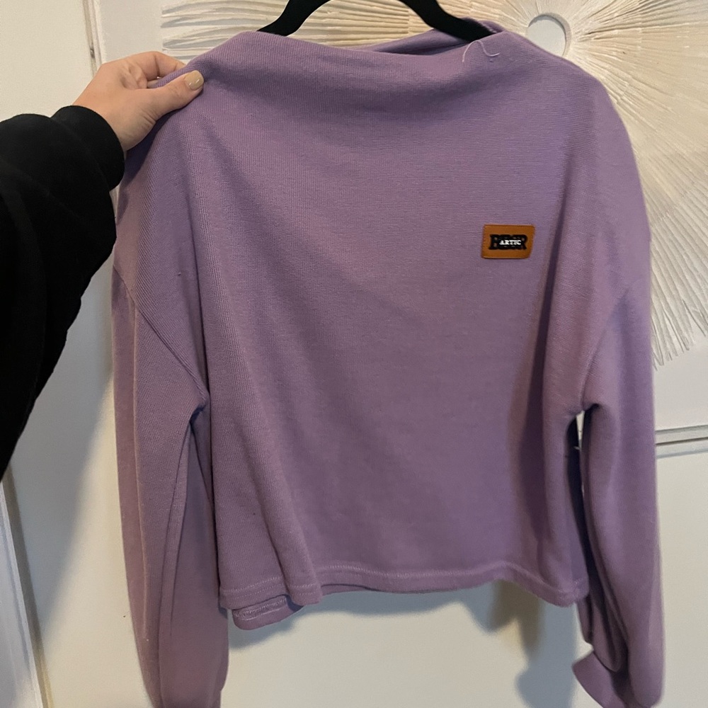 Artic Besr purple scoop neck sweatshirt